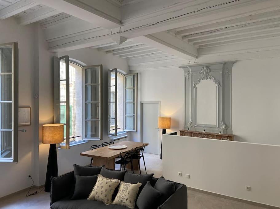 Appartement Avec Ventilateurs Proche Du Palais Des Papes 亞維農 外观 照片