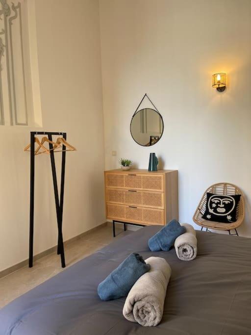 Appartement Avec Ventilateurs Proche Du Palais Des Papes 亞維農 外观 照片